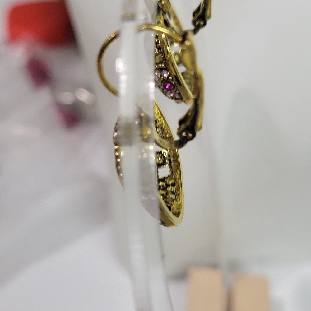 NWT Antiqued GOLD crustal Levervack Earrings. - Picture 5 of 6